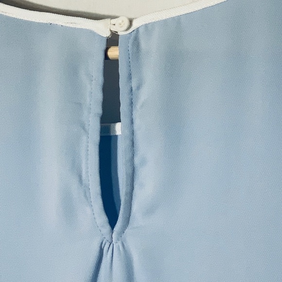 NWT Forever 21 Powder Blue/White Top Lg - Picture 4 of 7